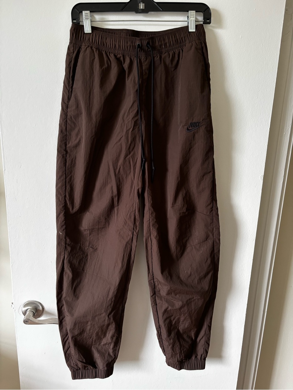 Nike Men's Dark Brown Woven Joggers